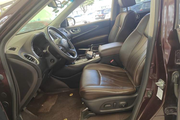 Used Infiniti QX60 2014 3.5L Four-Wheel Drive All-Terrain Version Left Front Seat