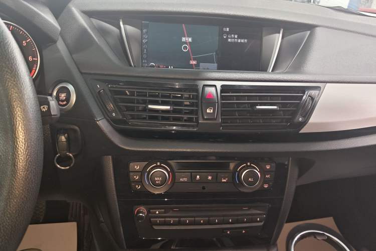 Used BMW X1 2014 sDrive18i Leading Model
