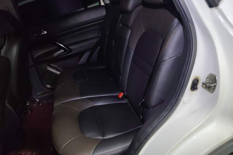 Used GAC Trumpchi GS4 2017 235T Automatic Two-Wheel Drive Elite Edition Left Rear Seat