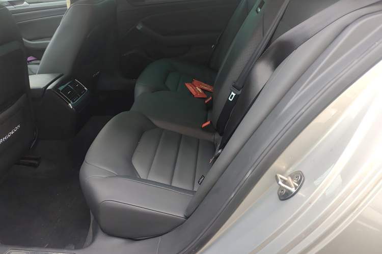 Used Volkswagen Phideon 2018 Revised Version 380TSI Two-Wheel Drive Business Edition
