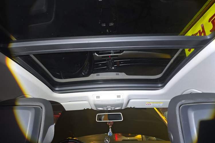 Used Volkswagen Magotan 2018 330TSI DSG Advanced Model Headliner