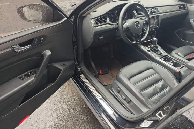 Used Volkswagen Passat 2017 330TSI DSG Luxury Edition