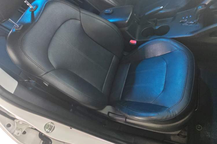 Used Hyundai ix35 2015 2.0L Automatic 2WD Smart Version China V Standard