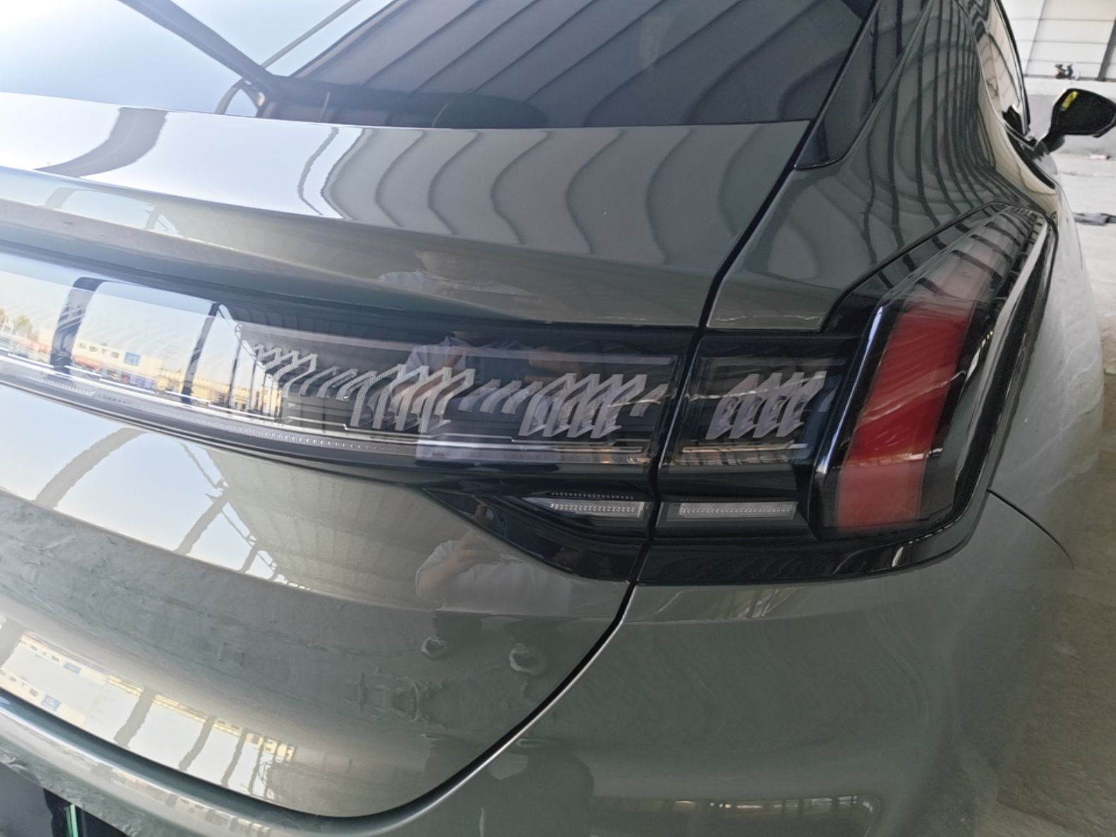 Zeekr 001 2024 YOU Edition 100 kWh All-Wheel Drive — снимка 9