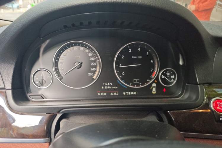 Used BMW 5 Series 2014 525Li Leading Model