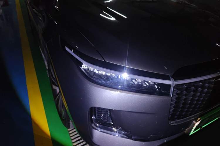 Used Li Auto ONE 2021 Extended-Range 6-Seater Version Right Front Headlight