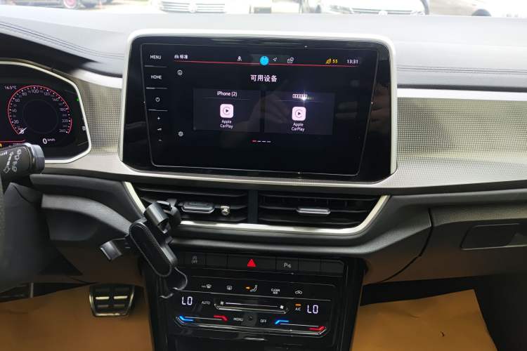 Used Volkswagen T-ROC 2024 300TSI DSG Two-Wheel-Drive Chen Guang Edition Audio And AC Panel