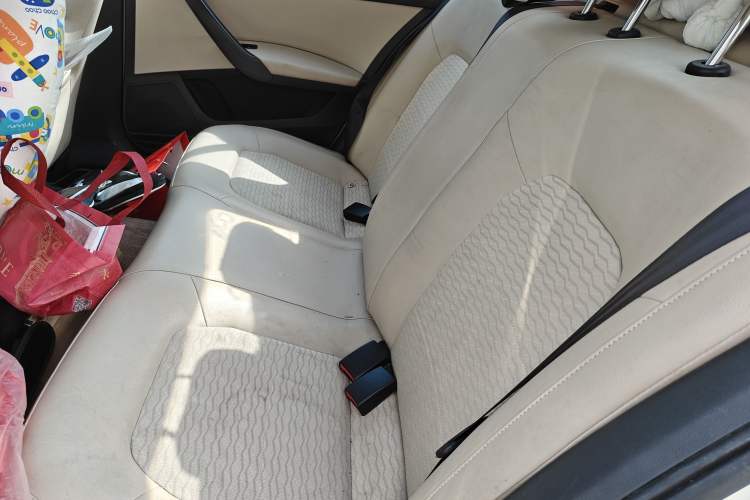 Used Skoda Rapid 2013 1.6L Manual Smart Selection Model