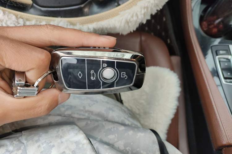 Used BMW 5 Series 2014 520Li Elegant Model
