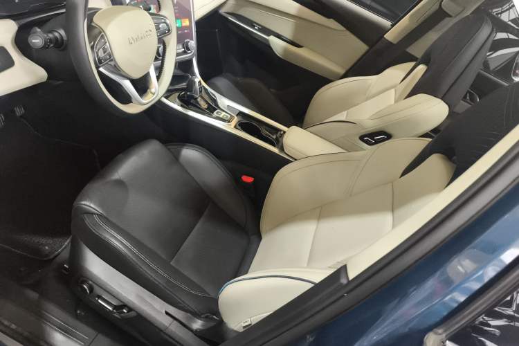 Used Lynk & Co 01 2019 2.0T Two-Wheel Drive Zhaopu Version China VI Standard