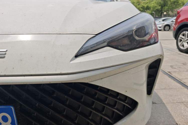 Used Roewe i5 2026 Model 1.5L Manual Comfort Version Left Front Headlight