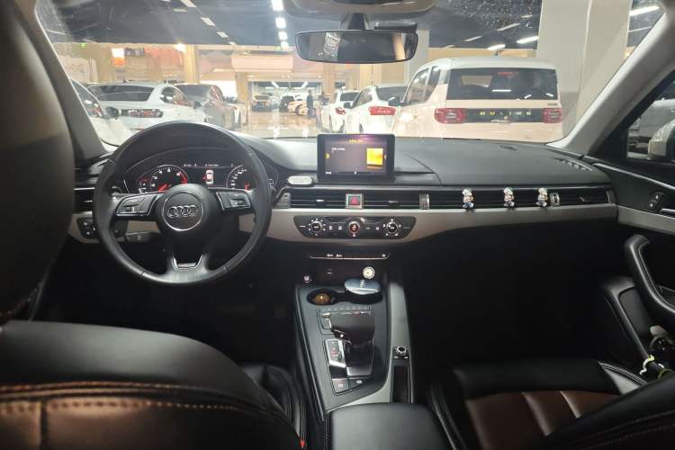 Used Audi A4L 2019 35 TFSI Ambition China VI

