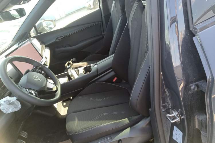 Used Volkswagen ID.UNYX 2024 Pro Long-Range Version
