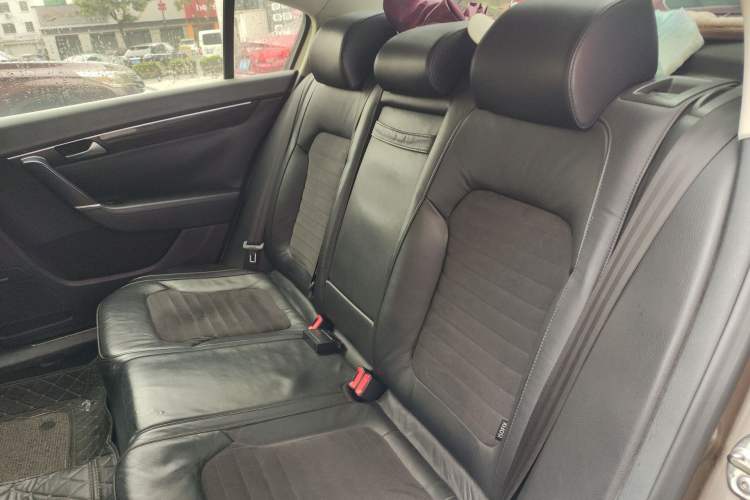 Used Volkswagen Magotan 2012 Facelift 1.8TSI Prestige Model Left Rear Seat