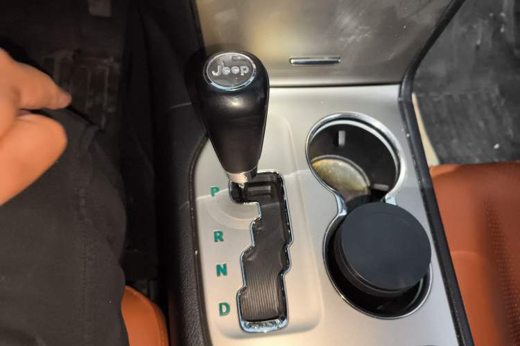 Used Jeep Grand Cherokee 2012 5.7L Flagship Prestige Edition
