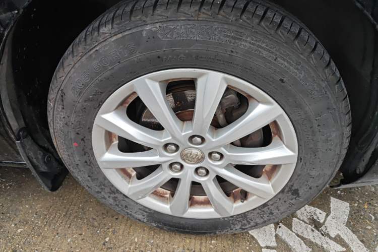 Used Buick GT 2013 GT 1.6L Automatic Fashion Edition Right Front Wheel Hub