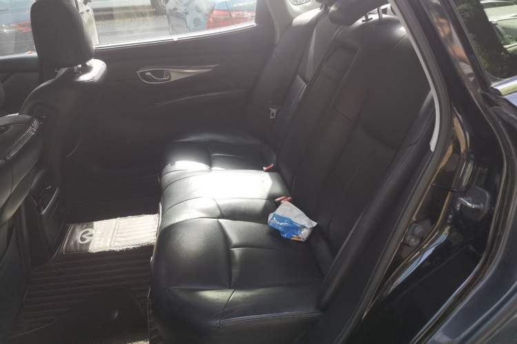 Used Infiniti M Series 2012 M25L Elegance Edition
