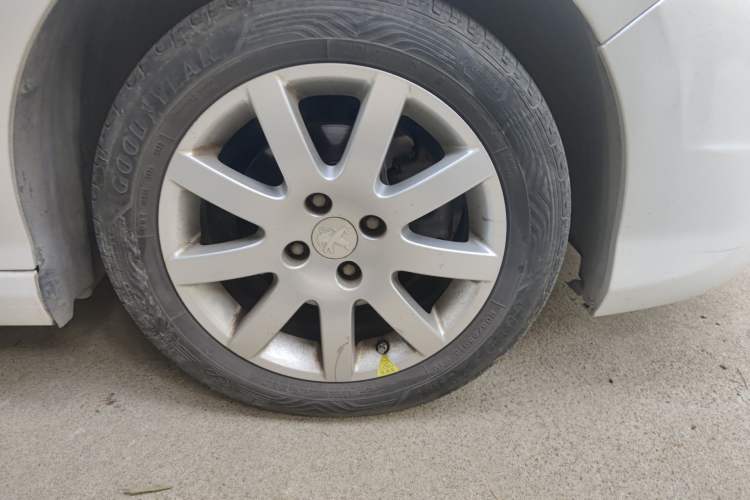 Used Peugeot 308 2014 Enjoy Edition Classic 1.6L Manual YouShang Model Right Front Wheel Hub