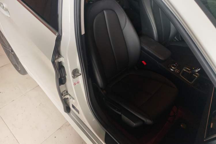 Used BMW 1 Series 2021 120i M Sport Edition Right Front Seat