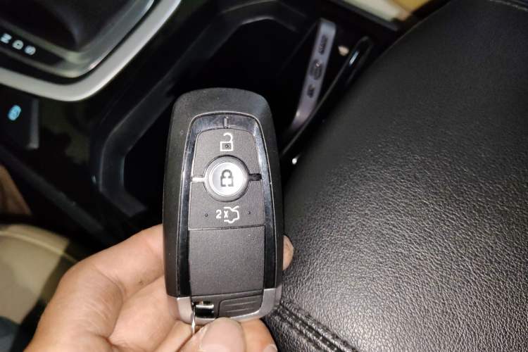 Used Ford Edge 2018 EcoBoost 245 Two-Wheel-Drive Titanium 5-Seater China VI Standard