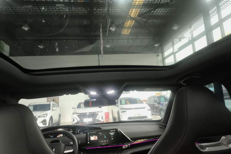 Used Changan UNI-V 2024 1.5T Prestige Edition
