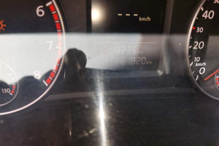 Used Volkswagen Passat 2013 1.8TSI DSG Prestige Edition Odometer Close Up