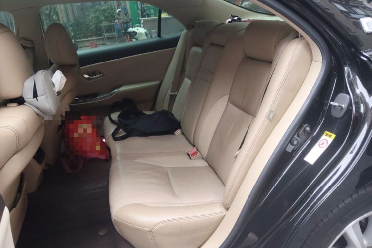 Used Toyota Crown 2012 2.5L Royal Leather Edition
