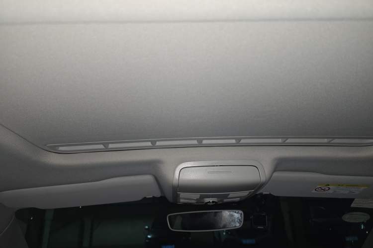 Used Volkswagen Sagitar 2017 230TSI Automatic Luxury Edition
