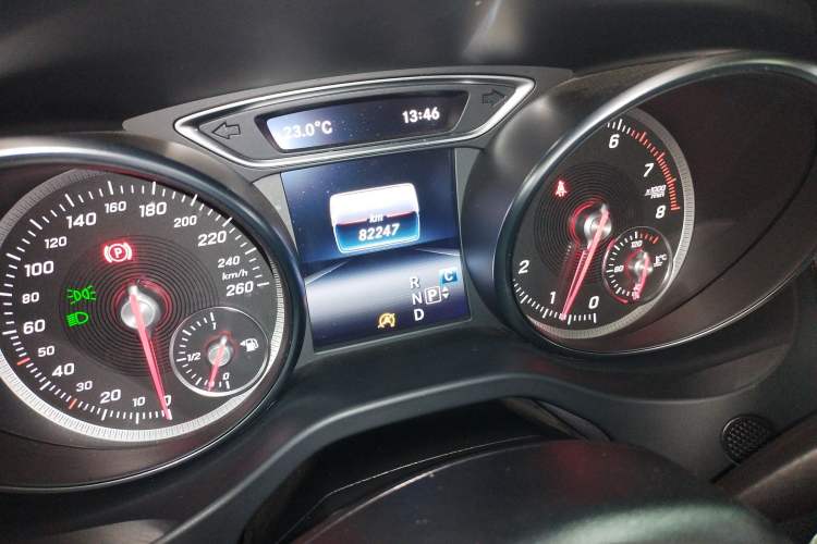 Used Mercedes-Benz GLA 2018 GLA 200 Fashion Model Odometer Close Up