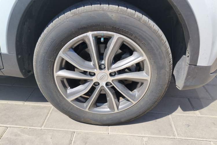 Used Geely Auto Emgrand X7 Sport 2020 1.8TD DCT Two-Wheel Drive Smart Connect 4G-Enabled Version Right Front Wheel Hub