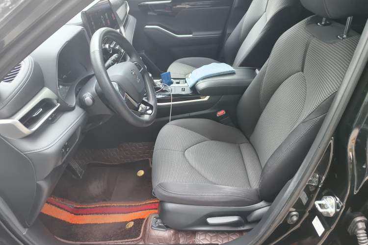 Used Toyota Crown Kluger 2021 2.5L HEV Two-Wheel Drive Elite Edition Left Front Seat