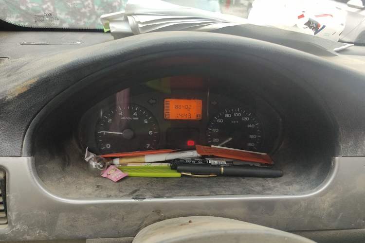 Used Wuling Rongguang 2011 1.2L Base Version
