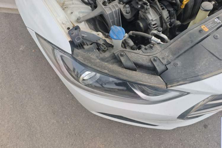 Used Hyundai Elantra (6th Generation / Lingdong) 2016 1.6L Automatic ZhiXuan – Elite Version Right Front Headlight