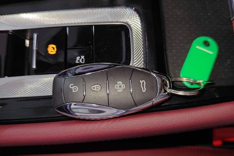 Used Hongqi H5 2025 1.5T DCT Qiyun 500 000th Unit Commemorative Edition
