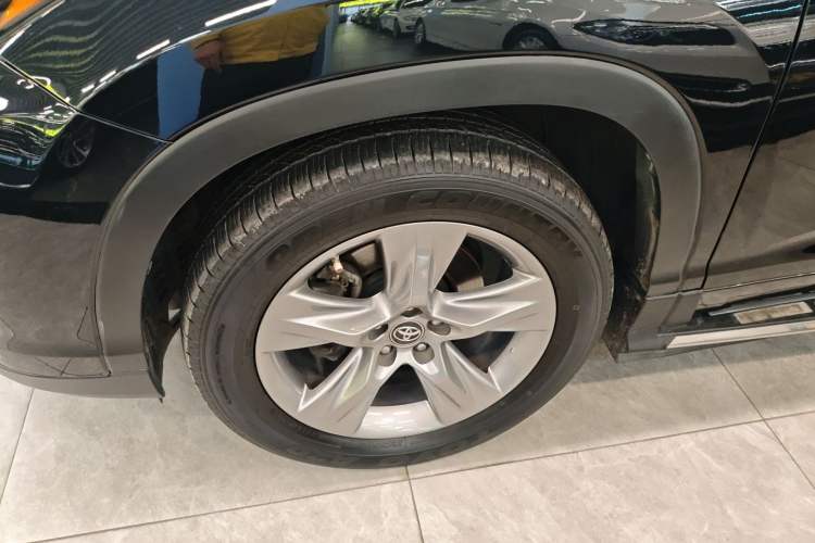 Used Toyota Highlander 2018 2.0T Four-Wheel Drive Luxury Edition 7 Seats China V Emission Standard