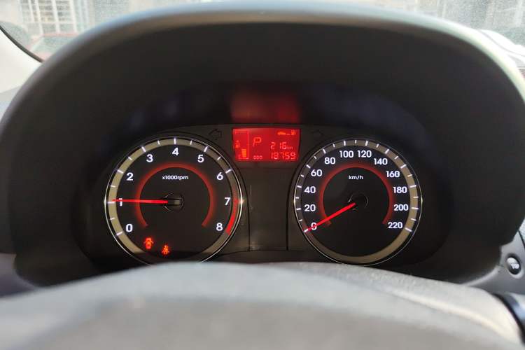 Used Hyundai Verna Ray 2014 1.4L Automatic GLX
