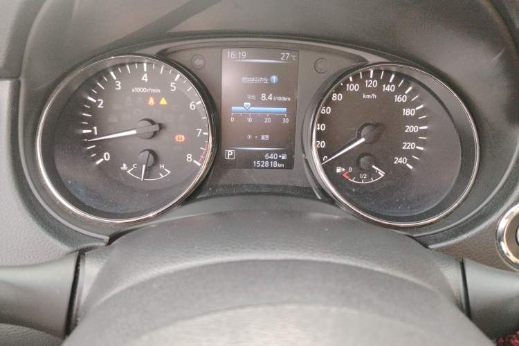 Used Nissan X-Trail 2017 2.0L CVT Comfort Edition 2WD Odometer Close Up