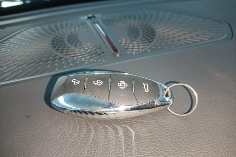 Used Hongqi HS7 PHEV 2024 2.0T PHEV Four-Wheel Drive Flagship Edition 6 Seats