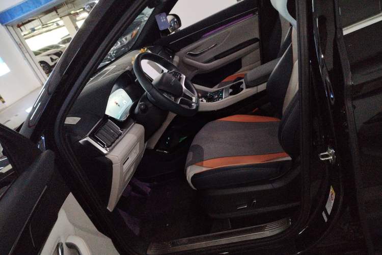 Used BYD Song PLUS New Energy 2024 HONOR Edition DM-i 110km Flagship PLUS
