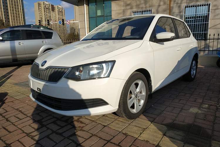Used Skoda Fabia 2016 1.4L Automatic Car Enjoy Edition