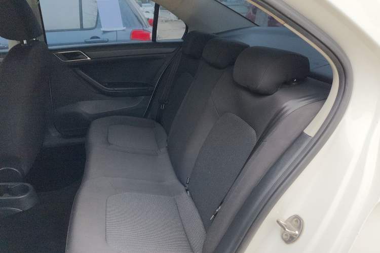 Used Volkswagen Jetta 2017 1.5L Manual Fashion Edition