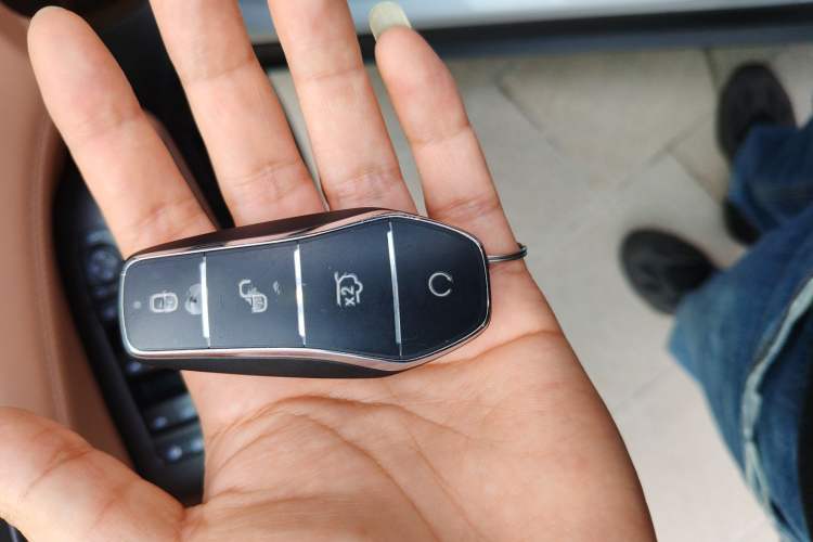 Used BYD Song L EV 2025 Intelligent Driving Version 662 km LiDAR Excellence Edition Vehicle Key