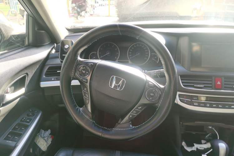 Used Honda Crosstour 2014 2.4L Luxury Edition
