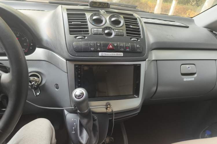 Used Mercedes-Benz Vito 2013 3.0L Elite Edition Audio And AC Panel