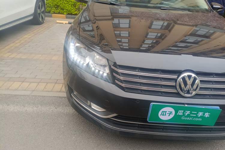 Used Volkswagen Passat 2014 1.8TSI DSG Prestige Edition Right Front Headlight