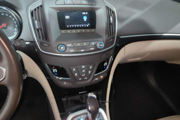 Used Buick Regal 2014 2.0L Leading Fashion Edition