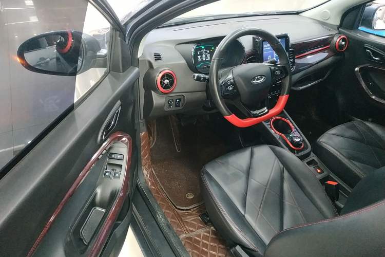 Used Chery QQ Little Ant 2022 Restyled Version Sweet Pink Edition Half-Sugar Version 28.8 kWh 30 kW 301 km Driver Seat