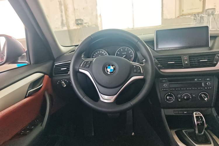 Used BMW X1 2014 sDrive18i Fashion Model Steering Wheel