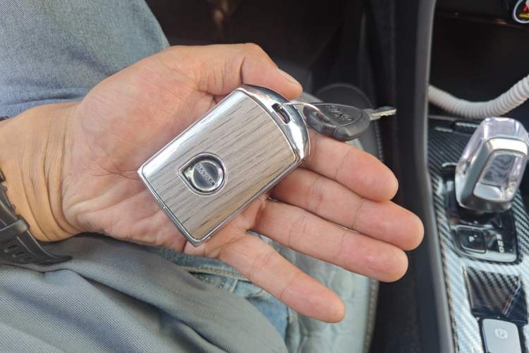 Used Volvo XC40 2023 B4 4x4 Smart Luxury Edition
