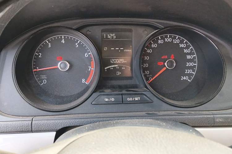 Used Volkswagen Lavida 2017 1.6L Manual Fashion Edition
